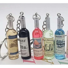 Wine Keychain, Wine Accessory, Metal Decorative Prop, Random Color / 와인 열쇠 고리 키체인 포도주 액세서리 메탈 장식 소품 색상랜덤