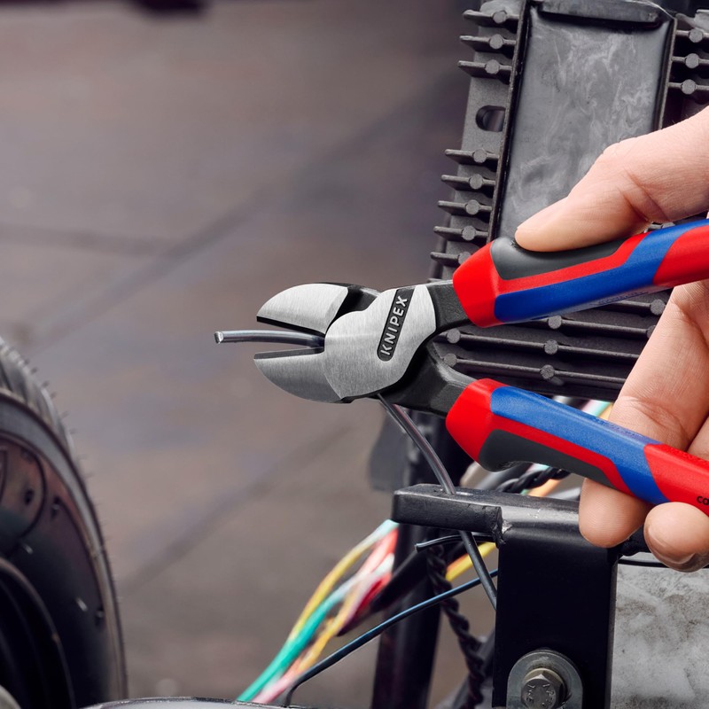 Knipex Kraft-Seitenschneider schwarz atramentiert, mit Mehrkomponenten-Hüllen 200 mm 74 02