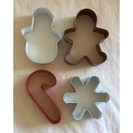 Wilton NEW Lot of 4 Wilton Metal Christmas Cookie Cutters - Snowman Flake Gingerbread