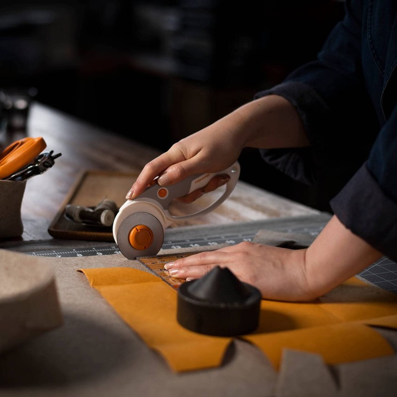 Original Fiskars 1066044 Replacement Blade Titanium Roller Blade for Straight