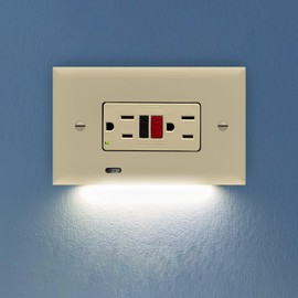 SnapPower GuideLight PLUS - LED Bright/Dim/Off Light Sensor Night Light - Electrical Outlet Wall Cover Plate For Horizontal GFCI Outlets - Ivory (1 Pack)