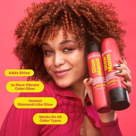 Matrix Glow Mania shampoo 1L | Protector de color para cabello teñido | Conserva la vitalidad del color y realza el brillo | Con ácido glicólico y aceite de rosa mosqueta