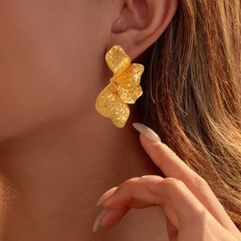 18K Gold Plated Floral Earrings for Women - Lightweight Dainty Flower Stud Earrings Hypoallergenic Wedding Guest Jewelry Gifts (Gold-tone)