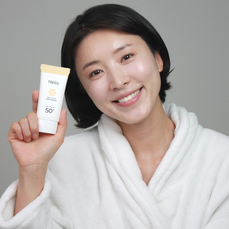 Honey One Snail Whitening Moisture Tone Up Sun Cream 50g