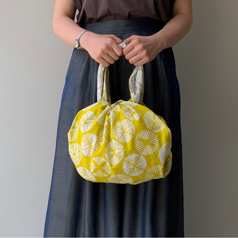 Musumi Furoshiki 3 Width Isa Pattern Double-Sided Pine Kiiro, Gray,