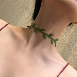 Holibanna Leaf Collar Made of Polyester Stocking Filler Leaf Choker for Women Necklaces Collar for Women Collar Women Necklace Cute Clavicle Chain Gift Bride, Polyester