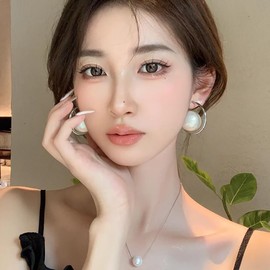 Half Hoop Pearl Earrings for Women Vintage Pearl Jacket Earrings Aesthetic Pearl Planet Large Crystal Hoop Earrings Minimalist Hypoallergenic Jewelry Gifts (Silver white)