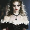 HEXORA - Collar Gótico Mujer Dije Corazón Negro con Cruz