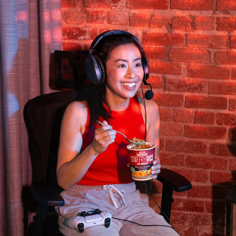 Nissin Cup Noodles Stir Fry Rice with Noodles Spicy Beef
