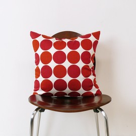 Quarter Report Cushion Cover, Charuka, Red, Approx. 17.7 x 17.7 inches (45 x 45 cm), 100% Cotton, Polka Dots, Nordic Style, Zipper Type [Made in Japan]
