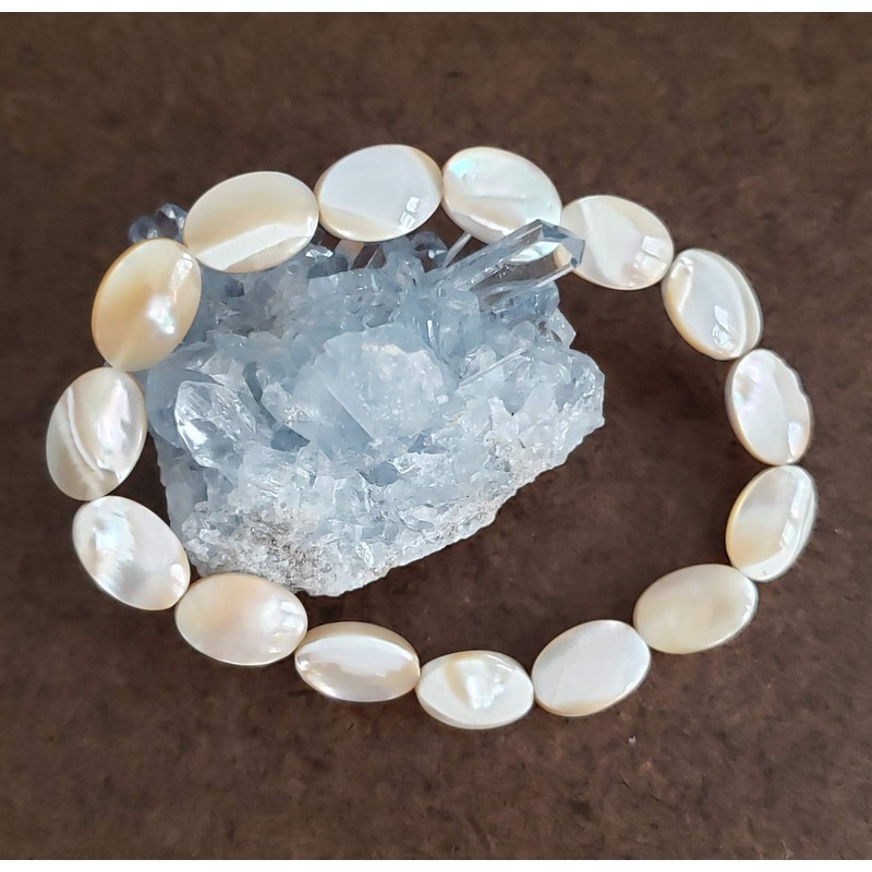 LTC Designs Flat Oval-shaped Beige Shell Stretch Bracelet, 7"