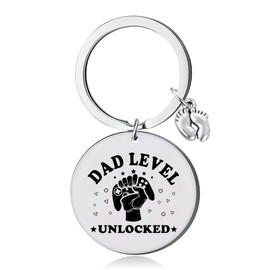 New Dad Keychain Gifts for First Time, Father's Day Birthday Baby Shower Gifts for Dads to Be, Gamer Expecting Daddy Present from Wife, Dad Level Unlocked Keychains for New Fathers