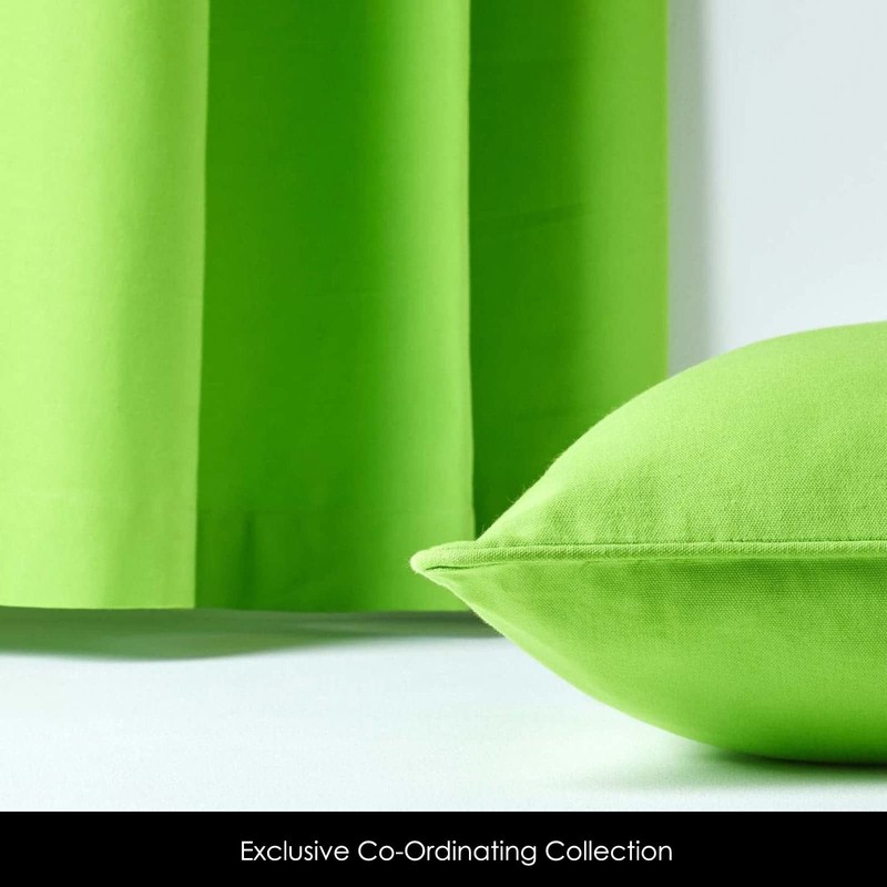 HOMESCAPES - 100% Cotton Plain Green Cushion Cover- 45 x