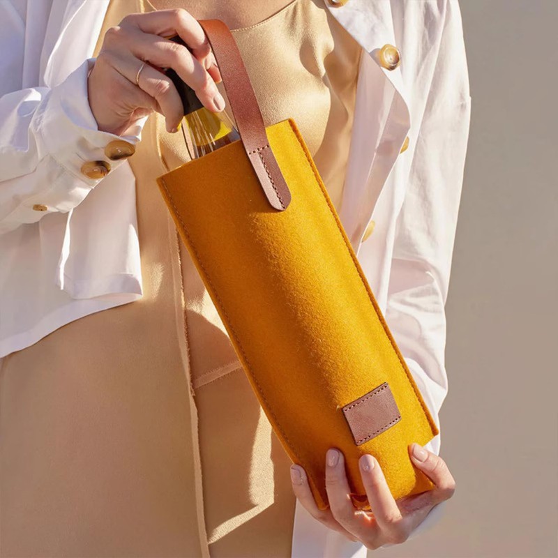JTMKYO 2 Pieces Felt Wine Bag, Portable Handbag, Gift Packaging