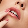 Revlon Lápiz Labial Super Lustrous Glass Shine tono Nude illuminator