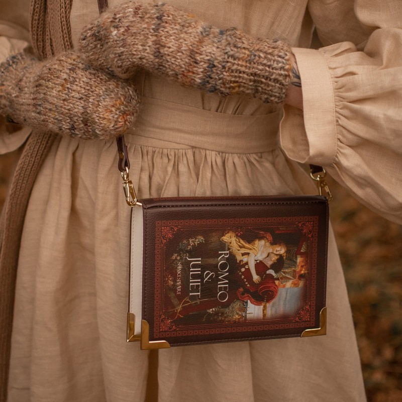 Bolsas de hombro bien leídas, Romeo y Julieta café, L