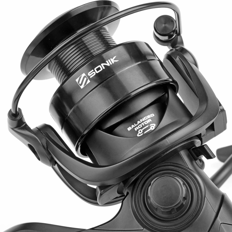 Sonik Xtractor+ FS 6000 Free Spool Reel Including Spare Graphite