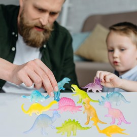 Ceeyoll Pack of 32 Glow in the Dark Dinosaur Toys, Realistic Small Dinosaur Models, Mini Dinosaur Models, Glow in the Dark Toys, Suitable for Children