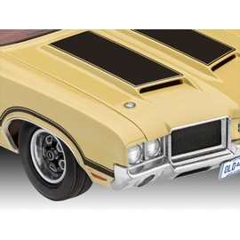 Revell Model Set 67695 71 Oldsmobile 442 1:24 Scale Unbuilt/Unpainted Plastic Model Kit with Contacta Professional Glue, Paintbrush & Selected Aqua Color Paints