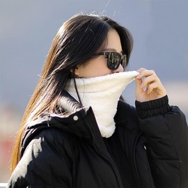 Stylish Women's Winter Fur Neck Warmer & Scarf for Leisure Activities Petit Burgundy
