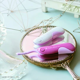 Kai Corporation Sailor Moon Hot Eyelash Curler, Sailor Moon, Compact