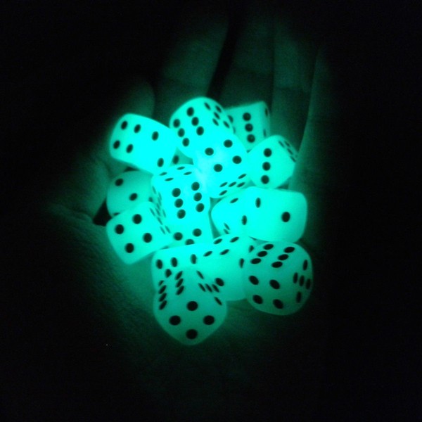 Smartdealspro 10-Pack D6 Six Sided Glow in The Dark Dice