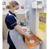 HOT BARGAINS 100 X White Plastic Aprons Disposable For adults