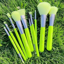 docolor Juego de Brochas de Maquillaje, 10 Brochas de Base Sintéticas Kabuki de alta calidad, para mezclar, polvos faciales, correctores, sombras de ojos, color verde neón