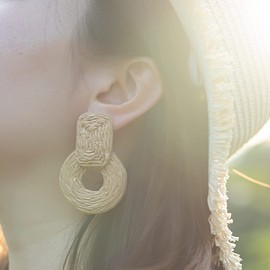 Statement Raffia Boho Dangle Earrings - Handmade Straw Wrap Summer Drop Dangling Earrings for Women (Wheat)