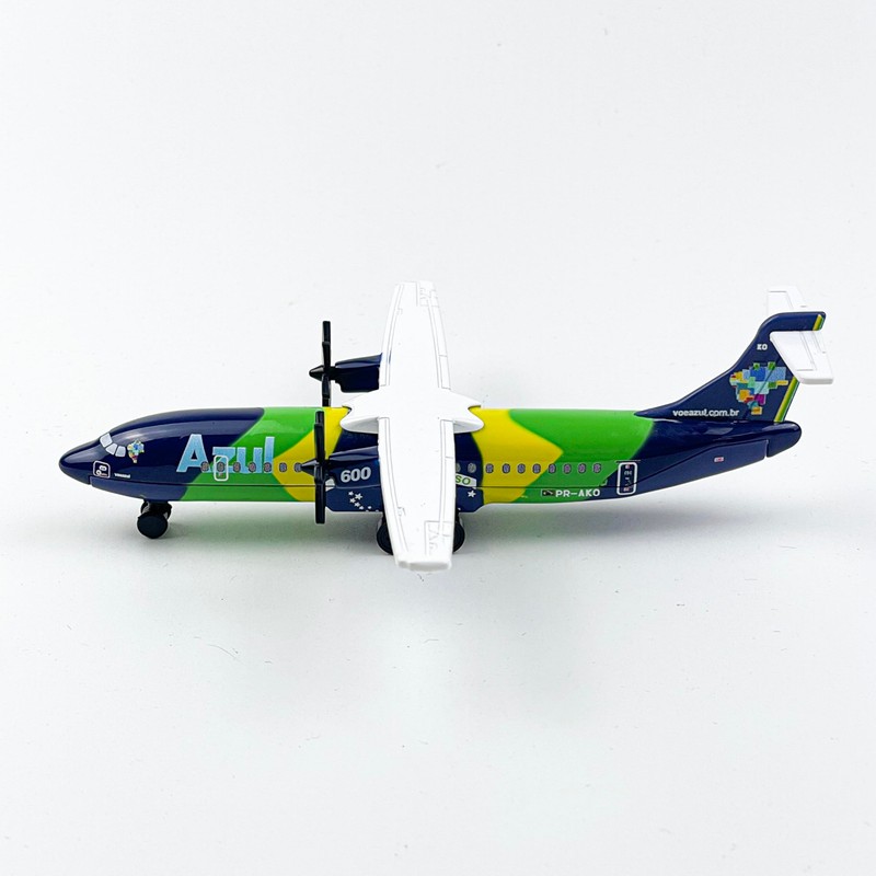 WngAur Die-Cast Propeller Airplane Model – Alloy Plane with Rolling