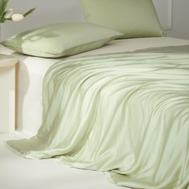 MIDO HOUSE Eucalyptus Cooling Comforter Breathable Tencel Lyocell Fiber Quilt Queen Cooling Blanket for Hot Sleeper Machine Washable Lightweight Duvet for Summer