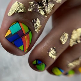 Spring Summer Press on Toenails Short Square Fake Toenails Colorful Glue on Toenails with Stripe Design Full Cover Artificial Acrylic Stick on Toenails Reusable False Toenails Kit for Women Girl 24Pcs