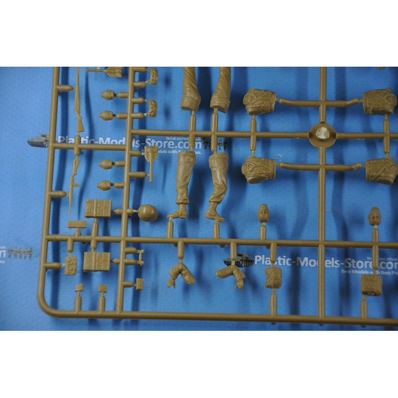 US MARINES IN JUNGLE 4 FIG WWII 1/35 MASTER BOX