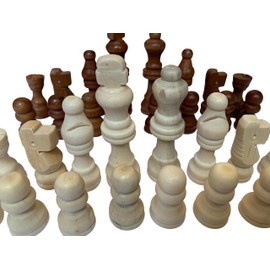 SET OF 32 CHESS PIECES MEN IN BROWN AND CREAM