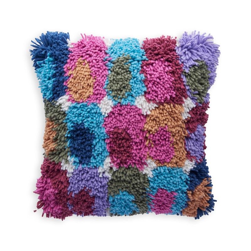 Bernat Latch It Kit – Fleece Pillow Cover, Rounded Rectangles