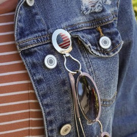 Rustic American Flag Wood Grain Design Magnetic Metal Eyeglass ID Badge Holder