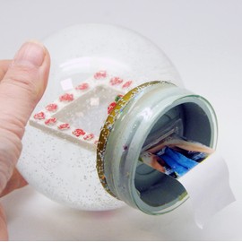 Snowglobe for You 40092 Photo Snow Globe Glass Filled Photo Frame White with Roses Red Rose Bouquet with Plastic Base White Round 100 mm Diameter