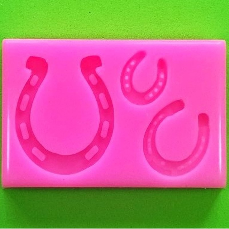 Lucky Horseshoes Various Sizes Weddings Celebration Mould by Fairie Blessings