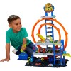 Hot Wheels City Mega Loop Garage Track Set with 1:64