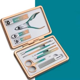 10 in 1 Manicure and Pedicure Set - Premium Case in Emerald Color, High Quality Stainless Steel, Ideal for Feet, Hands and Feet - Portable and Elegant