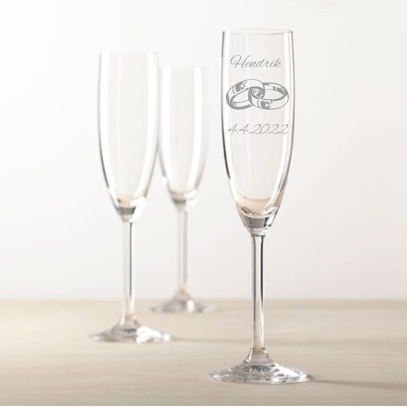 laser-diele 2 Leonardo Champagne Glasses with Engraving – Gift for