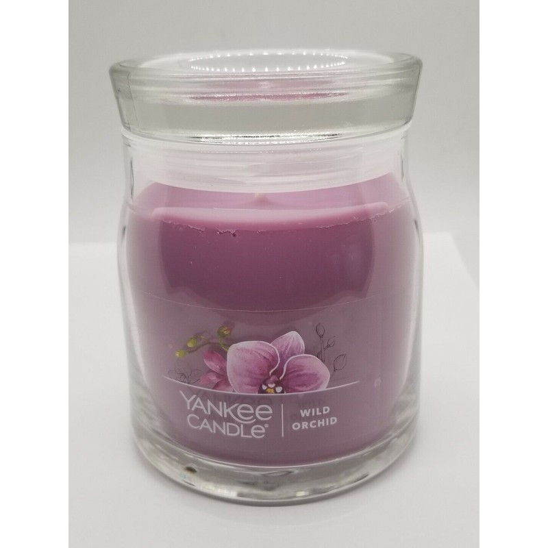 Yankee Candle - 13oz Medium Jar Signature Collection Wild Orchid
