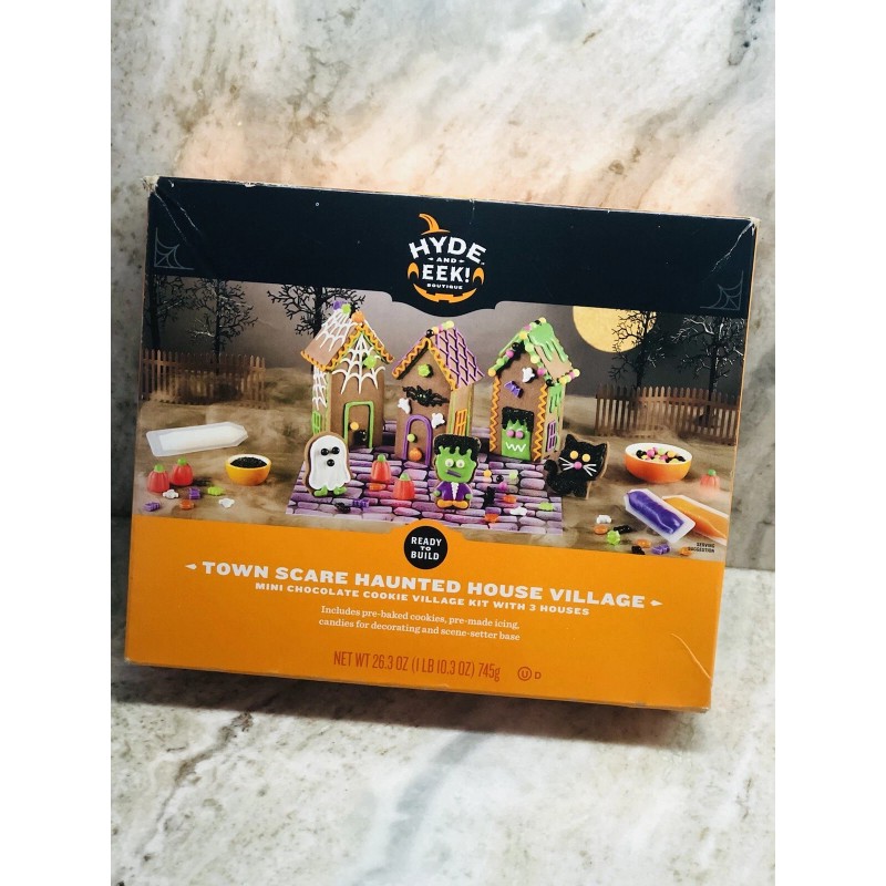 Hyde New-Hyde/Eek Mini Chocolate Cookie Village Kit With 3 Houses.