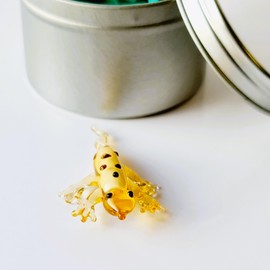 Mini Gecko in a Tin - Cute Little Glass Animal - Silver Gift Tin - Miniature Figurine for Gecko Lovers - Small Decoration Ornament - Home Decor