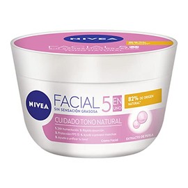 NIVEA Crema Facial Hidratante Aclarante 5 En 1 Aclarado Natural (200 ml), crema de sensación ligera y rápida absorción 24 horas de humectación sin sensación grasosa con FPS 15