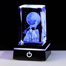 3D Crystal Wolf Gifts for Men Women, Etched Moon Howling Wolf Figurines Gifts for Wolf Lovers Girls on Birthday Christmas Wolf Keepsake Collectible with Colorful LED Light Base Home Decor Ornaments
