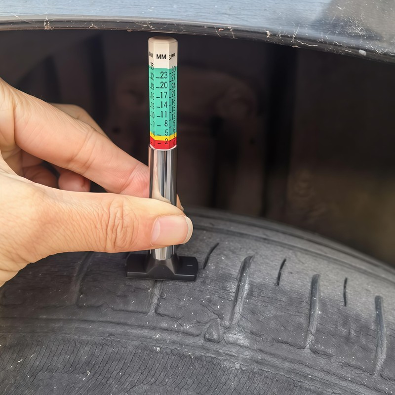 Angled Tire Lube Bucket Kit(Includes 4 Lubricant Brushes),Designed specifically for