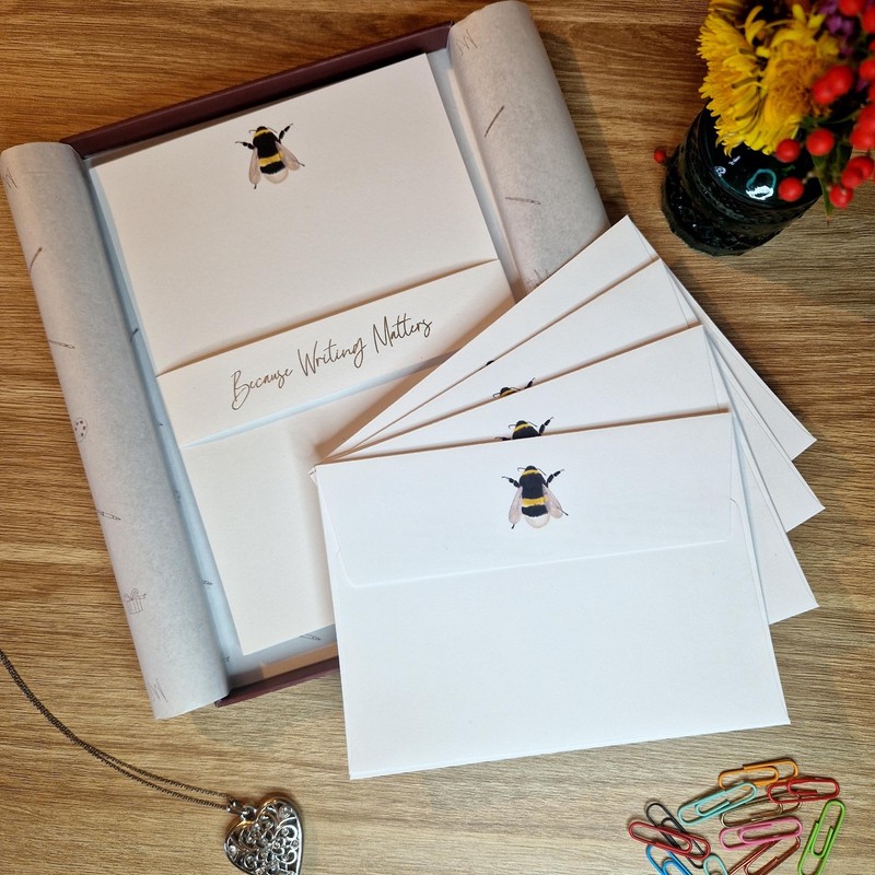 Me Loovely Bumble Bee Letter Writing Set A5 Size Stationery