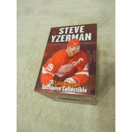 Steve Yzerman Little Caesars Detroit Red Wings Statue Figurine Figure Hockey NIB