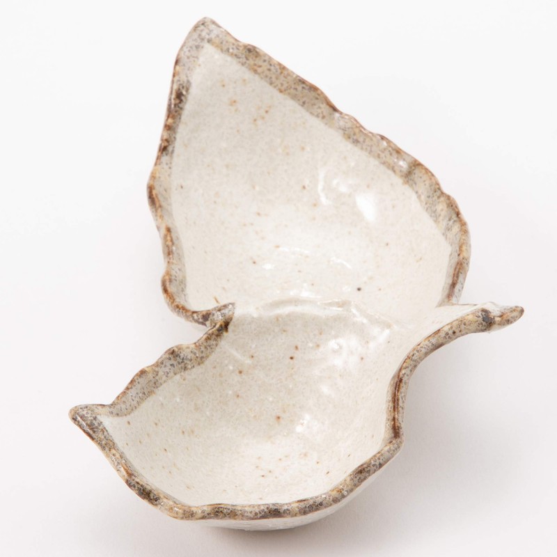 Mino Ware White Karatsu Futatsuba Condiment K43280